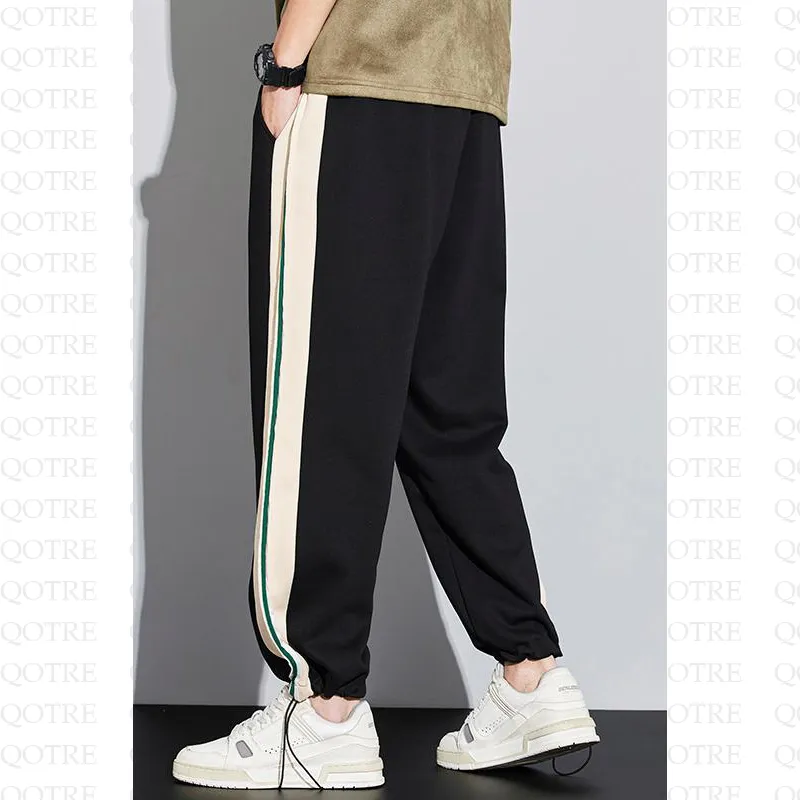 Knitted Sports Drawstring Tapered Wide-Leg Sweatpant