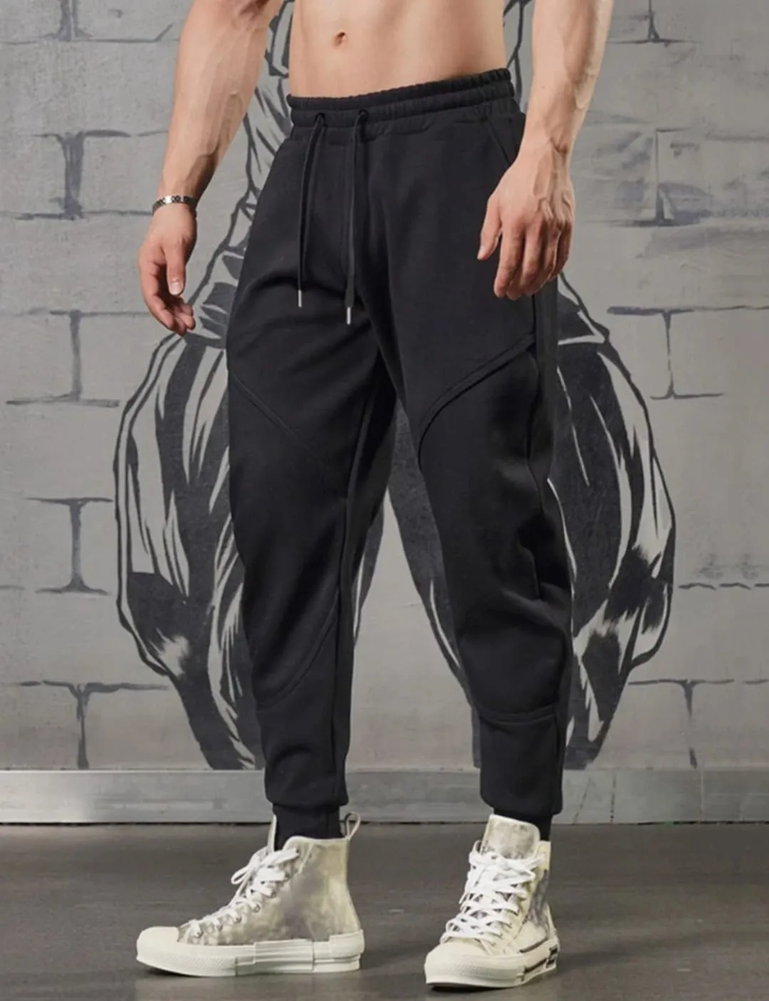 MEN SOLID DRAWSTRING WAIST JOGGERS