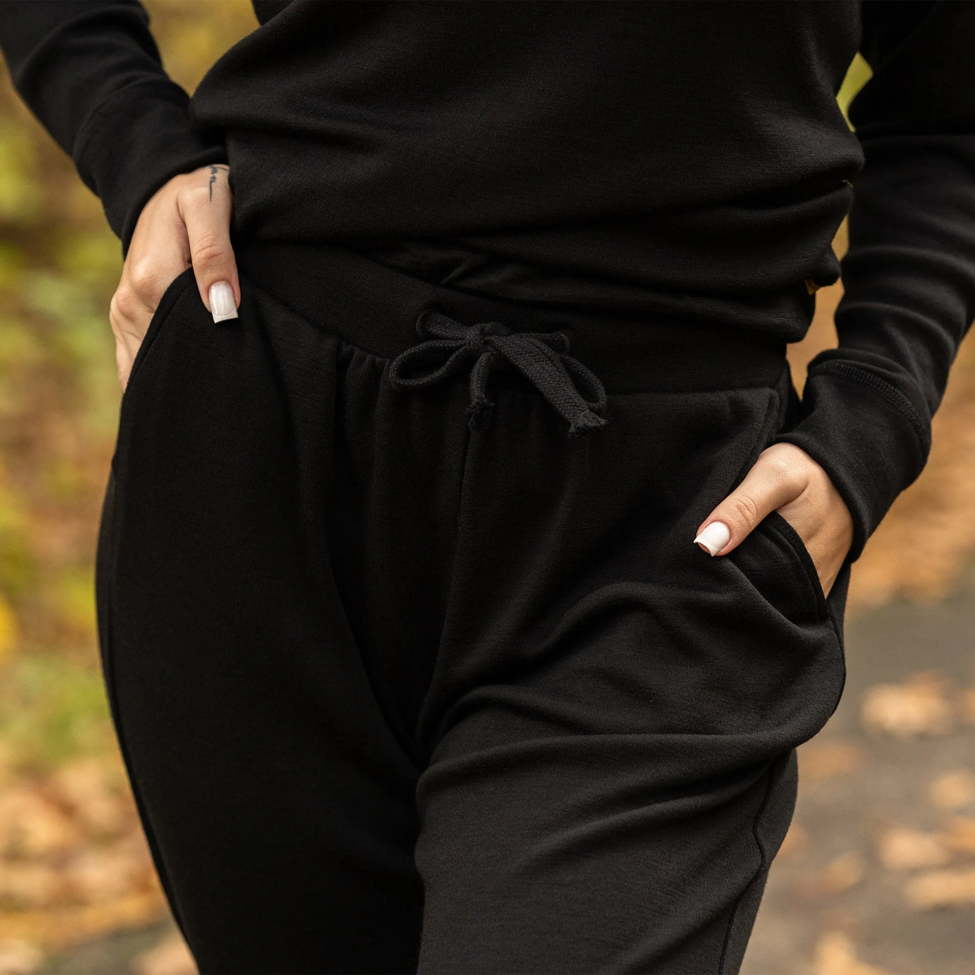 MENIQUE 100% Merino Wool Womens Sweatpants Black