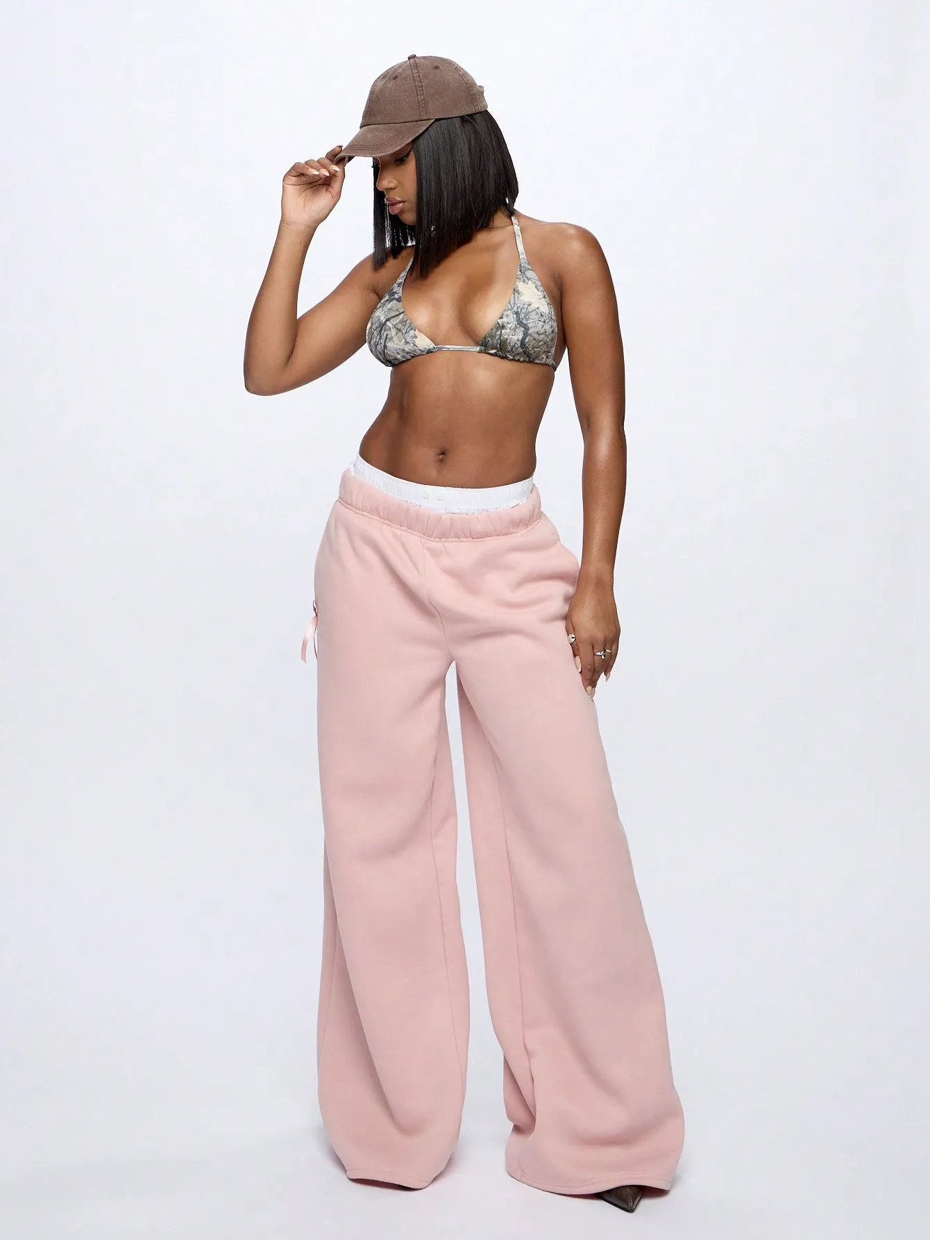 SUMWON WOMEN Oversized Wide Leg Embroidered Joggers With Bow Detail