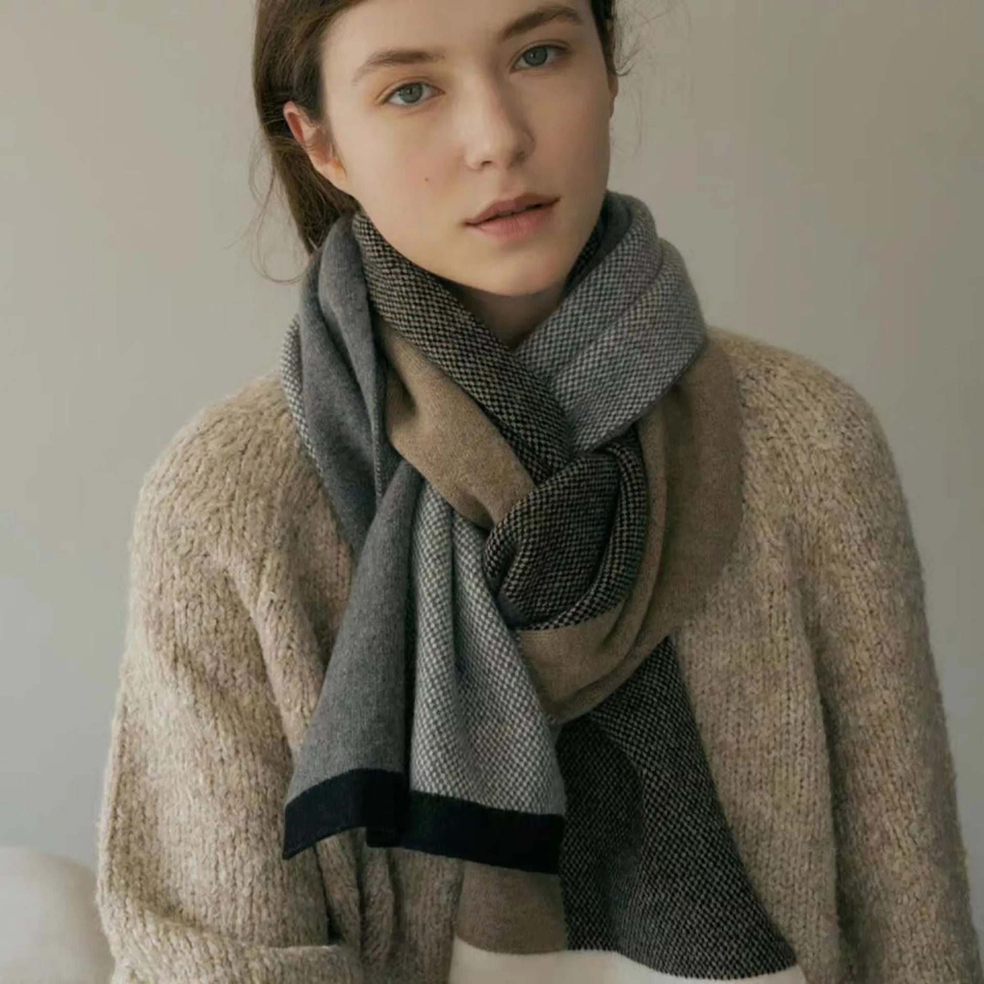 Unique Comfortable Warm Thick Cozy Elegant Soft Stylish Modern Knitted Scarf