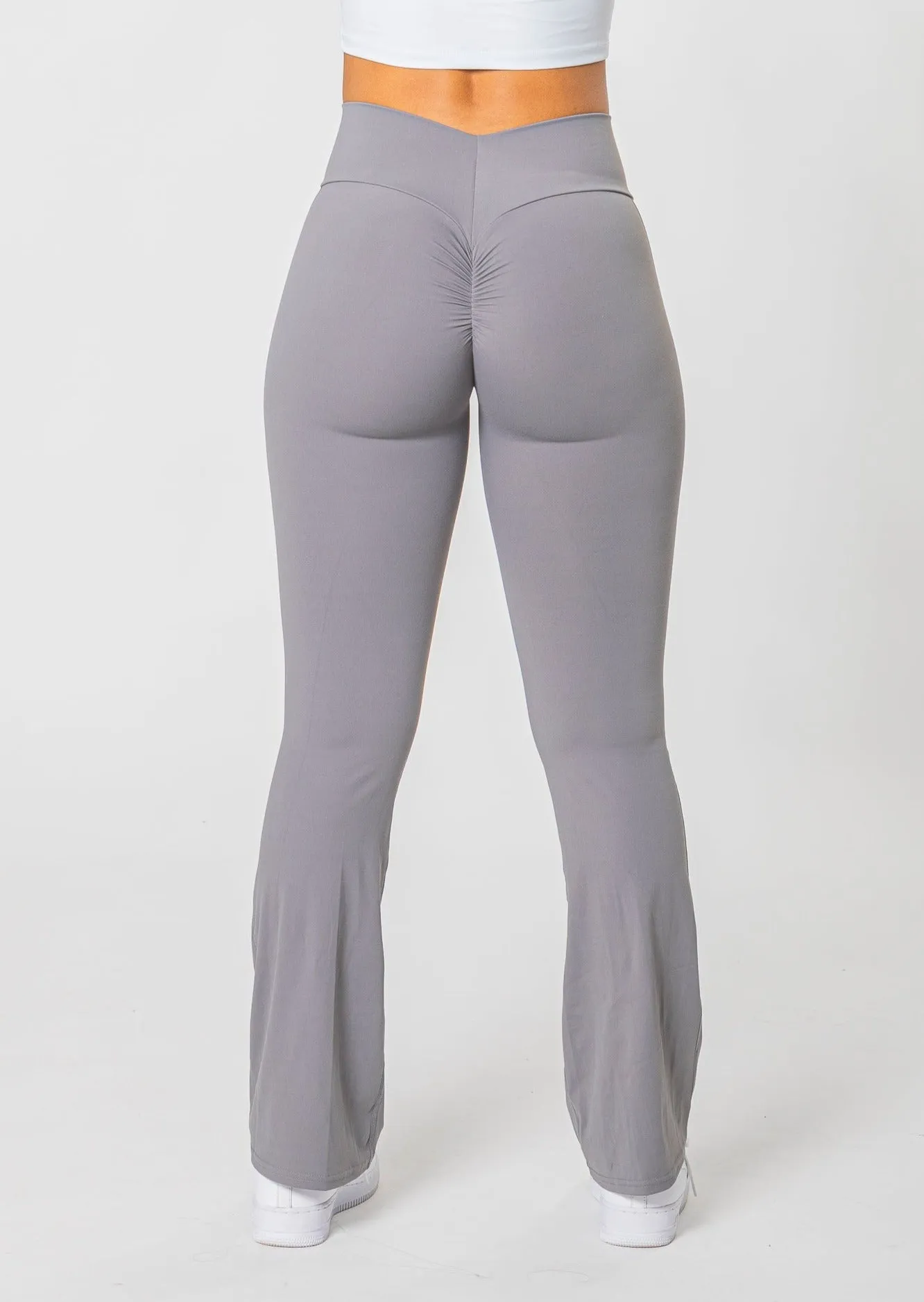 [VORBESTELLUNG] BELLA Flared Scrunch Leggings