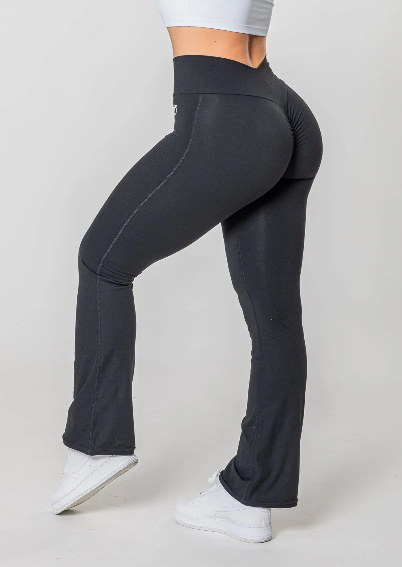 [VORBESTELLUNG] BELLA Flared Scrunch Leggings